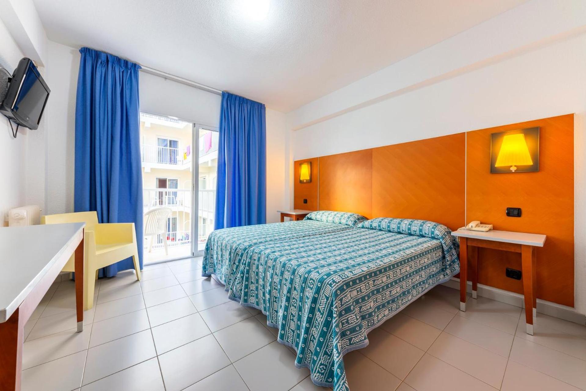 Hotel Port Fiesta Park