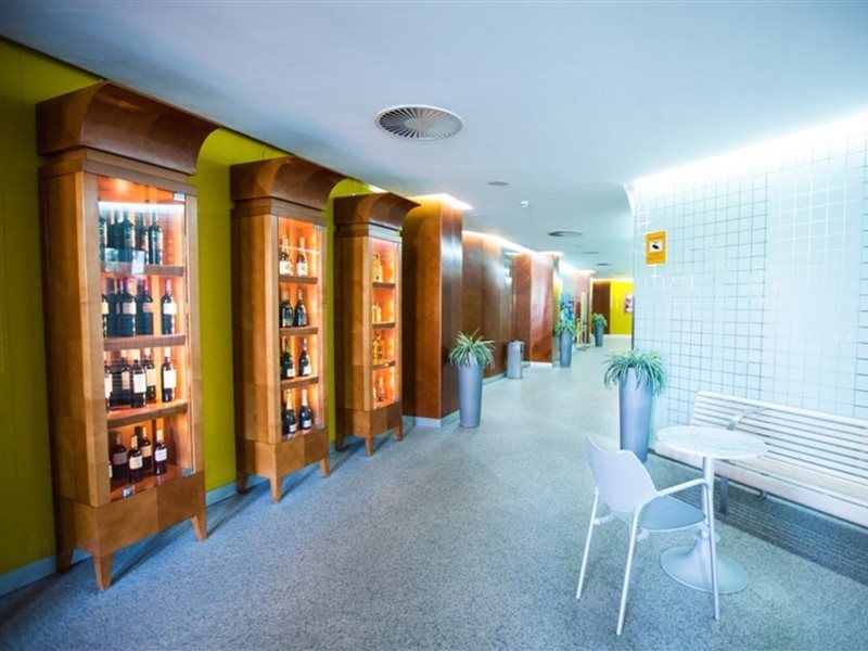 Port Fiesta Park Hotel